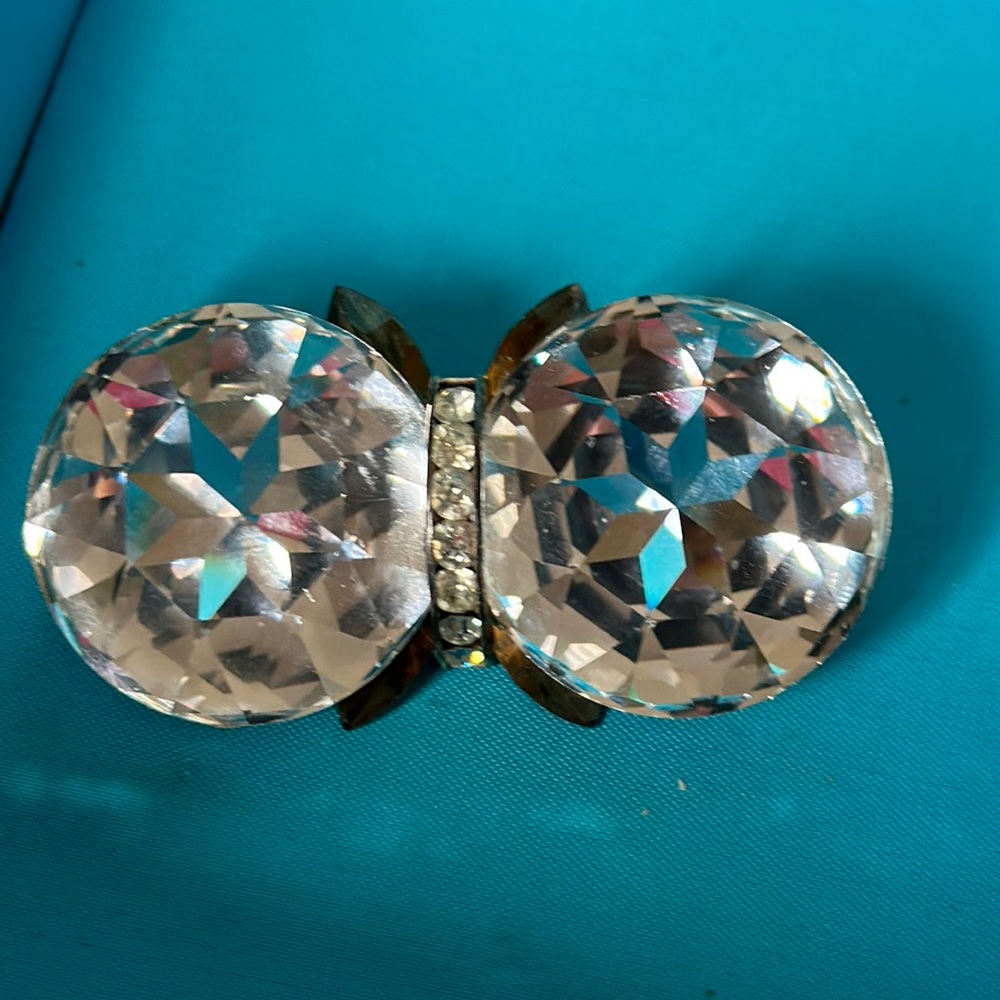 Vintage crystal butterfly pin. Signed joni - Picture 1 of 8